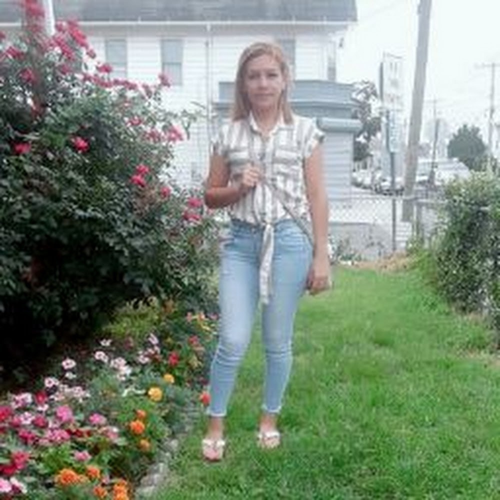 Meet your Posher, Esther